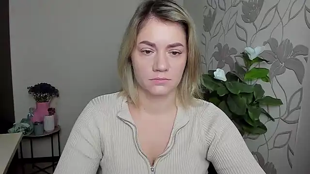 Snapshot of MariaSttone chatting on October 28, 2025, 1:10 pm MariaSttone online show from October 28, 2025, 1:10 pm