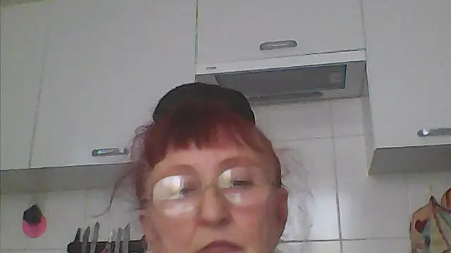 Snapshot of TanyaSweet634 chatting on November 3, 2025, 9:24 am TanyaSweet634 online show from November 3, 2025, 9:24 am