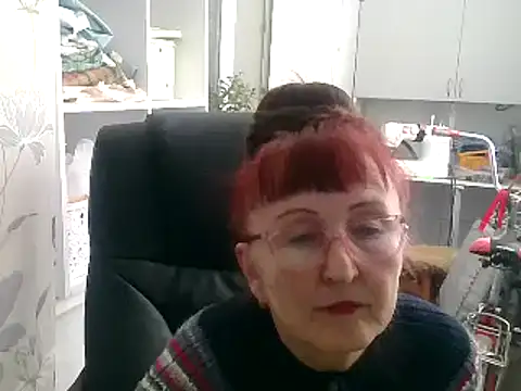 Snapshot of TanyaSweet634 chatting on March 18, 2025, 6:17 am TanyaSweet634 online show from March 18, 2025, 6:17 am