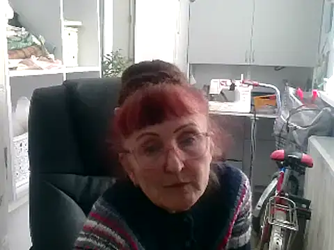 Snapshot of TanyaSweet634 chatting on March 22, 2025, 11:00 am TanyaSweet634 online show from March 22, 2025, 11:00 am