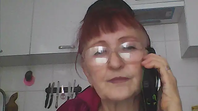 Snapshot of TanyaSweet634 chatting on October 2, 2025, 6:17 am TanyaSweet634 online show from October 2, 2025, 6:17 am