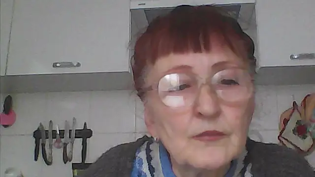 Snapshot of TanyaSweet634 chatting on October 15, 2025, 5:28 am TanyaSweet634 online show from October 15, 2025, 5:28 am