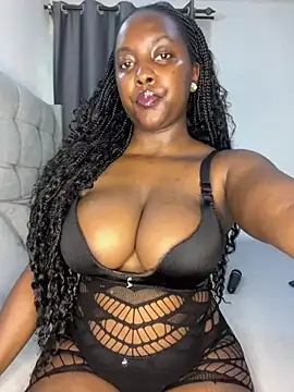 Snapshot of prettiepearl chatting on July 11, 2026, 1:44 pm prettiepearl online show from July 11, 2026, 1:44 pm