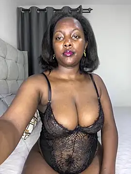 Snapshot of prettiepearl chatting on November 4, 2025, 12:03 am prettiepearl online show from November 4, 2025, 12:03 am