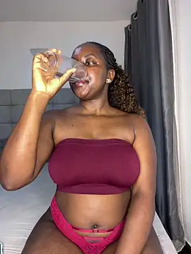 prettiepearl online show from March 18, 2026, 2:58 am