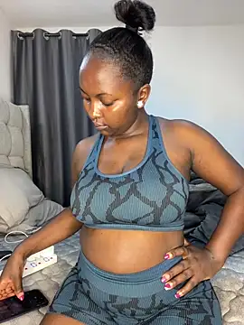 Snapshot of prettiepearl chatting on December 17, 2025, 10:15 pm prettiepearl online show from December 17, 2025, 10:15 pm