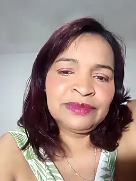 Snapshot of _violetta_- chatting on October 1, 2025, 10:24 pm  violetta - online show from October 1, 2025, 10:24 pm