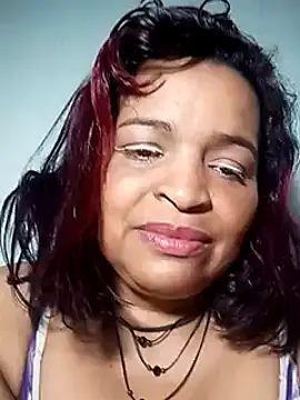Snapshot of _violetta_- chatting on March 19, 2025, 12:15 am  violetta - online show from March 19, 2025, 12:15 am