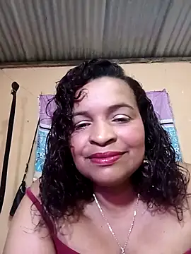 Snapshot of _violetta_- chatting on December 13, 2025, 8:26 pm violetta - online show from December 13, 2025, 8:26 pm