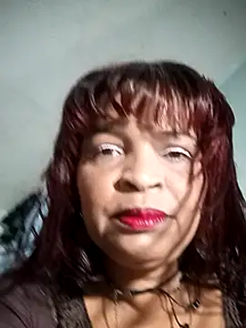 Snapshot of _violetta_- chatting on March 21, 2025, 2:18 pm  violetta - online show from March 21, 2025, 2:18 pm