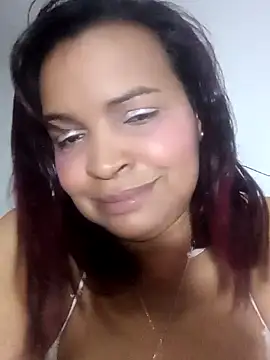 Snapshot of _violetta_- chatting on October 29, 2025, 12:31 am violetta - online show from October 29, 2025, 12:31 am