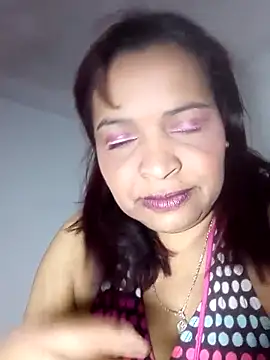 Snapshot of _violetta_- chatting on October 16, 2025, 1:08 pm  violetta - online show from October 16, 2025, 1:08 pm