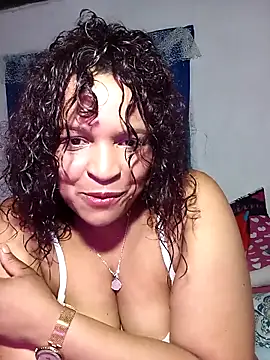 Snapshot of _violetta_- chatting on December 16, 2025, 12:15 am violetta - online show from December 16, 2025, 12:15 am