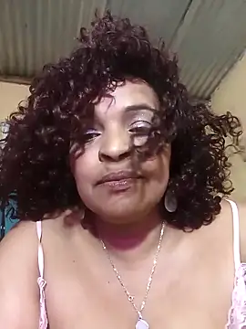 Snapshot of _violetta_- chatting on December 15, 2025, 12:16 am violetta - online show from December 15, 2025, 12:16 am