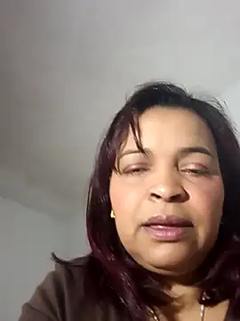 Snapshot of _violetta_- chatting on October 24, 2025, 1:32 pm  violetta - online show from October 24, 2025, 1:32 pm