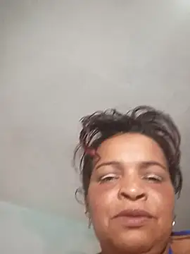 Snapshot of _violetta_- chatting on March 17, 2025, 11:35 pm  violetta - online show from March 17, 2025, 11:35 pm
