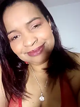 Snapshot of _violetta_- chatting on October 9, 2025, 12:17 pm  violetta - online show from October 9, 2025, 12:17 pm