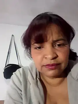 Snapshot of _violetta_- chatting on September 18, 2025, 6:22 pm  violetta - online show from September 18, 2025, 6:22 pm