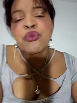 Snapshot of _violetta_- chatting on September 24, 2025, 11:50 am  violetta - online show from September 24, 2025, 11:50 am