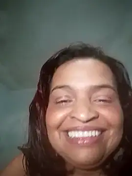 Snapshot of _violetta_- chatting on March 14, 2025, 8:17 pm  violetta - online show from March 14, 2025, 8:17 pm