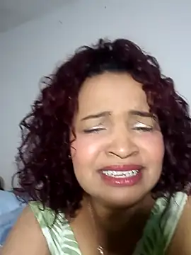 Snapshot of _violetta_- chatting on November 7, 2025, 12:31 pm violetta - online show from November 7, 2025, 12:31 pm