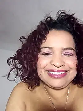 Snapshot of _violetta_- chatting on November 14, 2025, 12:36 am violetta - online show from November 14, 2025, 12:36 am