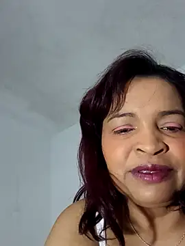 Snapshot of _violetta_- chatting on October 2, 2025, 11:35 am  violetta - online show from October 2, 2025, 11:35 am