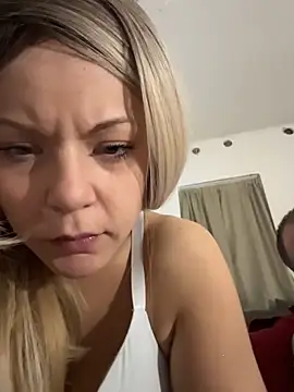 EllaSnow online show from March 12, 2026, 5:13 am