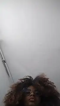 Snapshot of Emanuelle_manu chatting on February 17, 2026, 11:18 am Emanuelle manu online show from February 17, 2026, 11:18 am