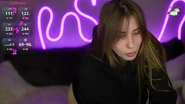 Snapshot of JennyyLuv chatting on November 29, 2025, 8:20 pm JennyyLuv online show from November 29, 2025, 8:20 pm