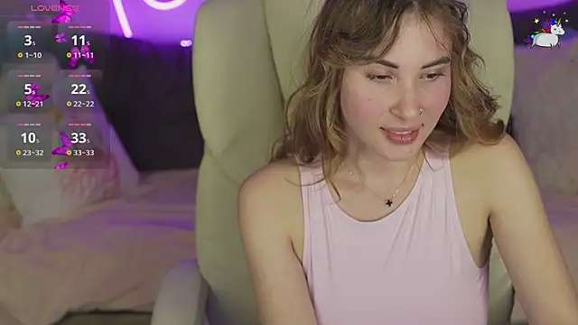 Snapshot of JennyyLuv chatting on November 1, 2025, 9:19 pm JennyyLuv online show from November 1, 2025, 9:19 pm