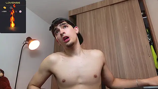 Snapshot of zenn_rush1 chatting on January 2, 2025, 10:44 pm zenn rush1 online show from January 2, 2025, 10:44 pm