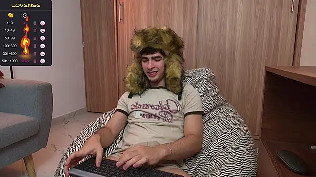 Snapshot of zenn_rush1 chatting on January 3, 2025, 1:13 pm zenn rush1 online show from January 3, 2025, 1:13 pm