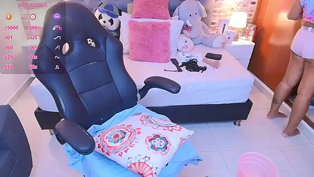 Snapshot of italy___boobs chatting on November 10, 2025, 12:59 am italy boobs online show from November 10, 2025, 12:59 am