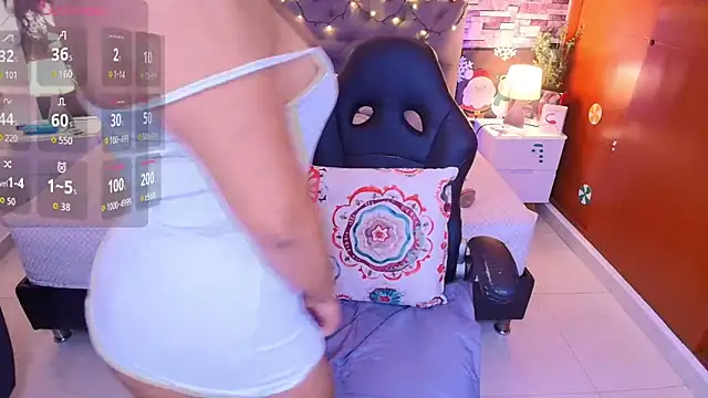 Snapshot of italy___boobs chatting on December 14, 2025, 12:55 pm italy boobs online show from December 14, 2025, 12:55 pm