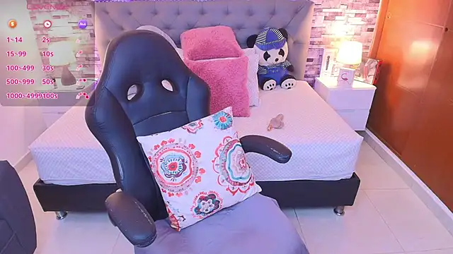 Snapshot of italy___boobs chatting on November 14, 2025, 11:03 am italy boobs online show from November 14, 2025, 11:03 am