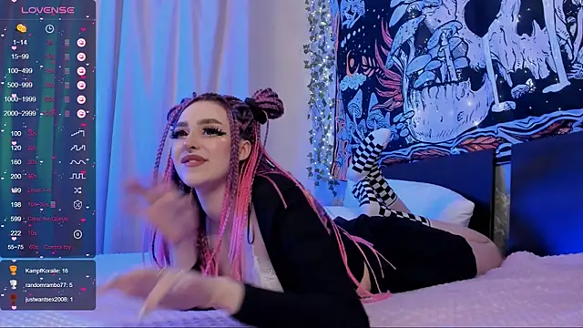 kissthasky online show from December 29, 2024, 7:43 pm