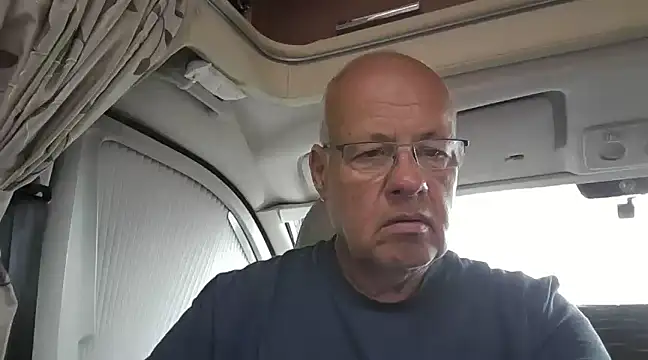 Snapshot of ak616263 chatting on February 25, 2025, 1:10 pm ak616263 online show from February 25, 2025, 1:10 pm