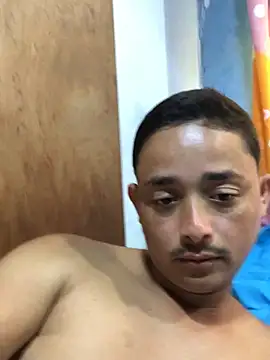 isacalejandroo online show from February 14, 2025, 7:44 pm