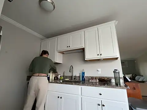 MissSwitch online show from March 21, 2025, 12:50 pm