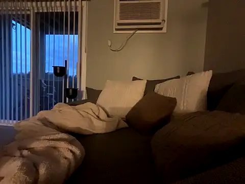 MissSwitch online show from October 30, 2025, 10:17 pm