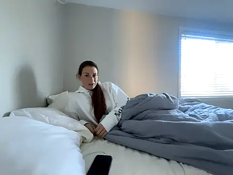 MissSwitch online show from October 1, 2025, 1:04 pm