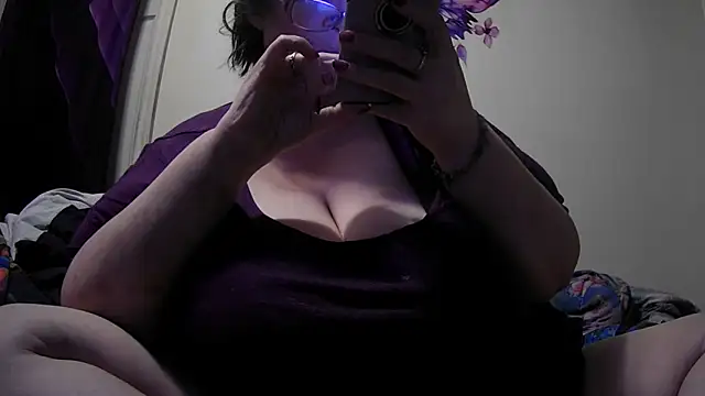 Snapshot of Alli_Kat chatting on November 8, 2025, 7:34 am Alli Kat online show from November 8, 2025, 7:34 am