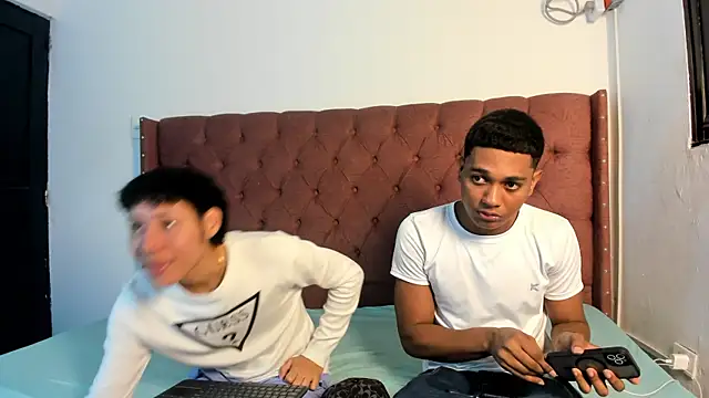 Snapshot of boys_yourparty chatting on December 2, 2025, 1:13 pm boys yourparty online show from December 2, 2025, 1:13 pm