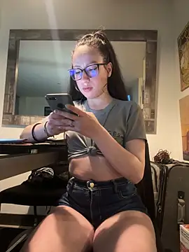 milena 23x online show from February 4, 2026, 9:04 am