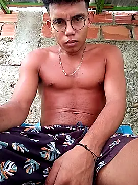 Snapshot of alex_candela chatting on October 23, 2025, 2:05 pm alex candela online show from October 23, 2025, 2:05 pm