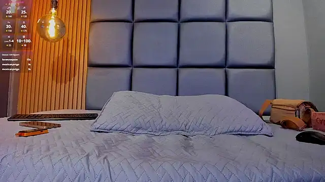 HOTTY RED  online show from September 15, 2025, 7:25 pm