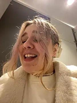 SuzieMurray online show from February 26, 2025, 11:32 am