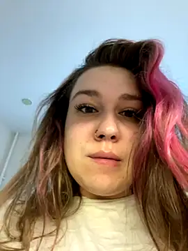 SuzieMurray online show from September 25, 2025, 10:10 am