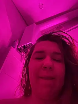 SuzieMurray online show from April 22, 2026, 8:10 am